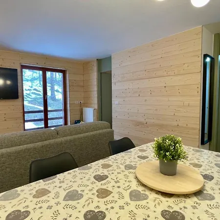 Lys 아파트 그레소니라트리니테